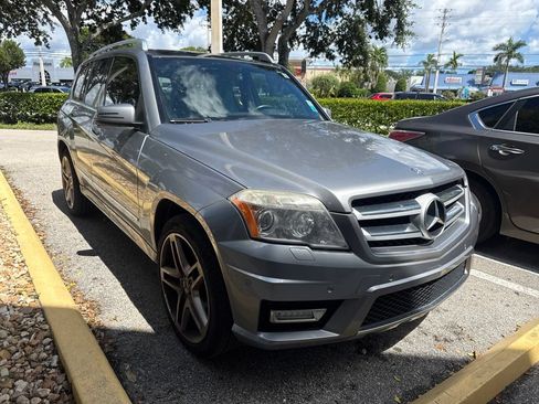 Used 2011 Mercedes-Benz GLK 350 4MATIC image 2