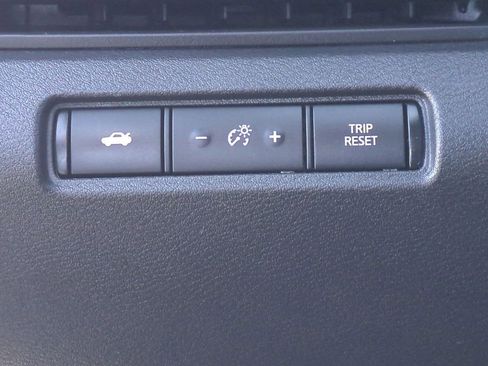 Used 2025 Nissan Altima 2.5 SV FWD image 23