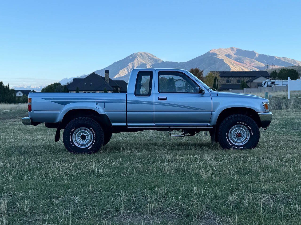 Used 1990 Toyota Pickup Deluxe AWD/4WD image 10
