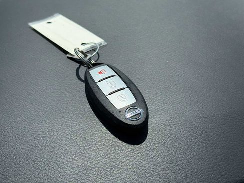 Used 2020 Nissan Kicks S FWD image 28