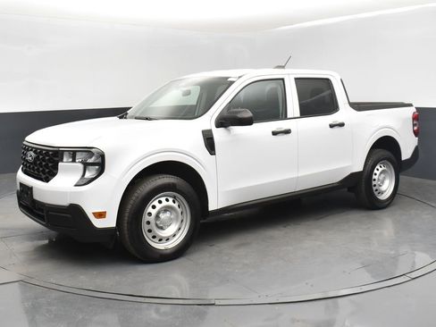 Used 2025 Ford Maverick XL image 1