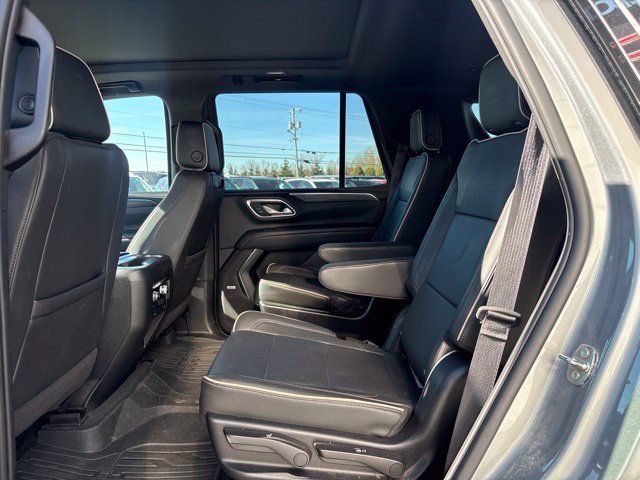 Used 2024 GMC Yukon SLT w/ SLT Premium Package AWD/4WD image 6