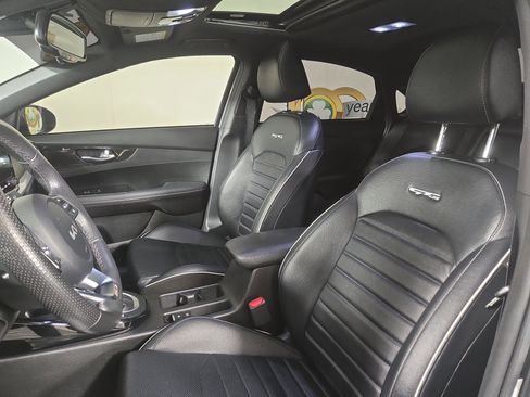 Used 2023 Kia Forte GT-Line w/ GT-Line Premium Package image 11