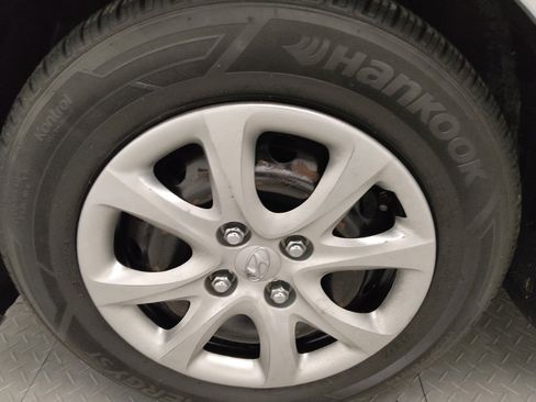 Used 2014 Hyundai Accent GLS image 31