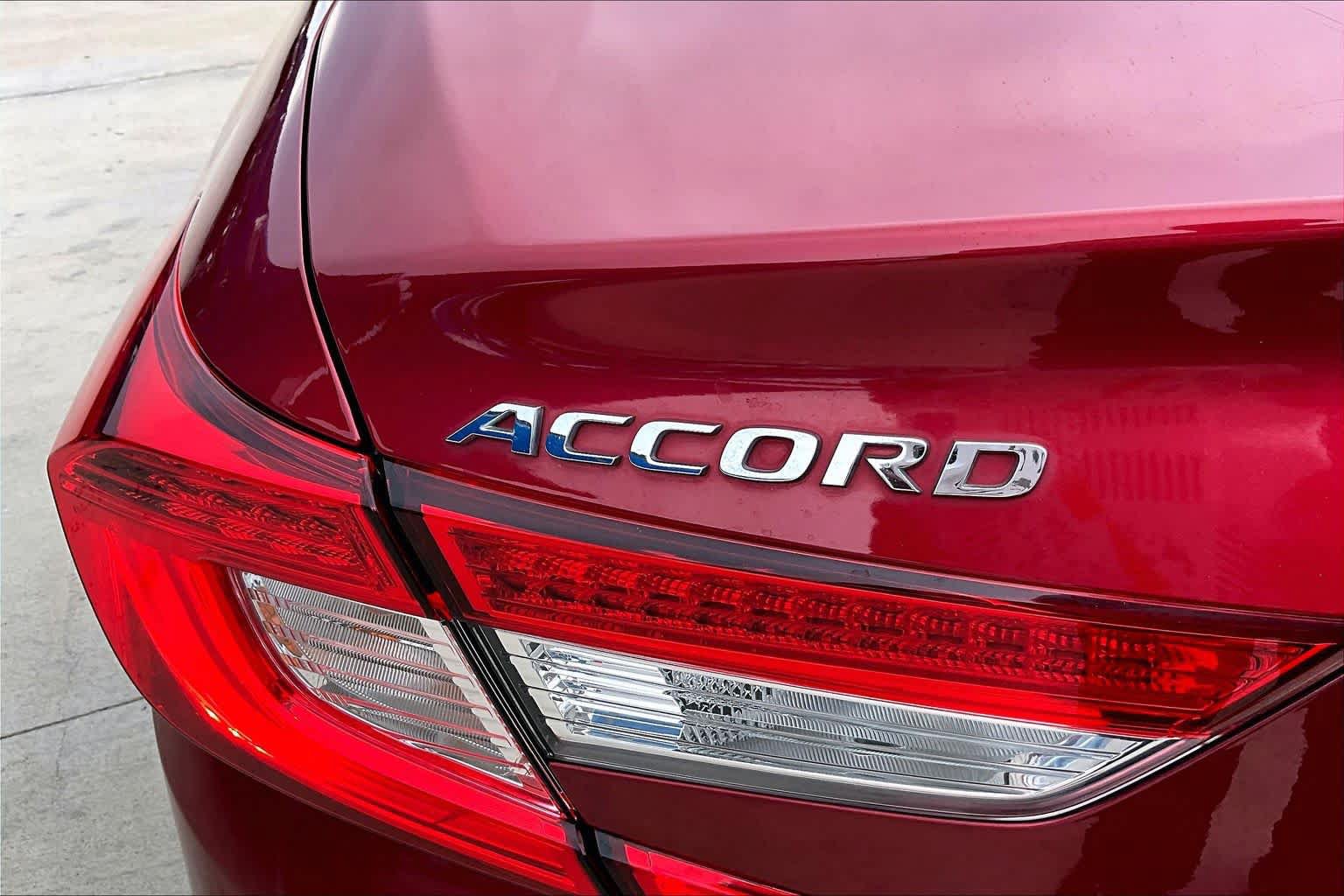 Used 2021 Honda Accord Touring image 8