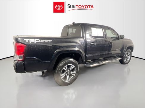 Used 2016 Toyota Tacoma TRD Sport w/ Premium & Technology Package RWD image 4