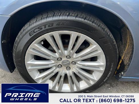 Used 2011 Chrysler 300 Limited image 21