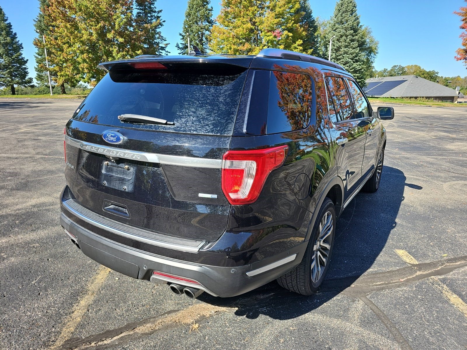 Used 2019 Ford Explorer Platinum AWD/4WD image 6