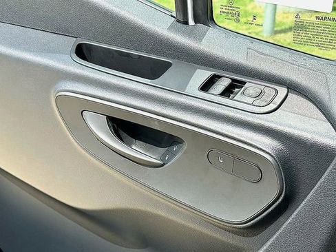 Used 2025 Mercedes-Benz Sprinter 2500 image 17