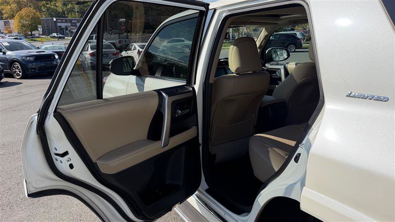 Used 2016 Toyota 4Runner Limited AWD/4WD image 44