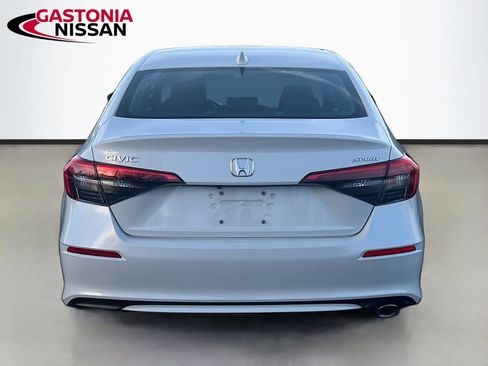 Used 2023 Honda Civic Sport image 7