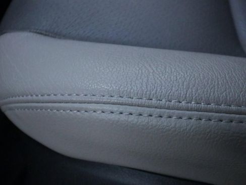 Used 2022 Toyota RAV4 XLE Premium image 23