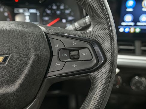 Used 2024 Chevrolet Trax LS w/ LS Convenience Package FWD image 21