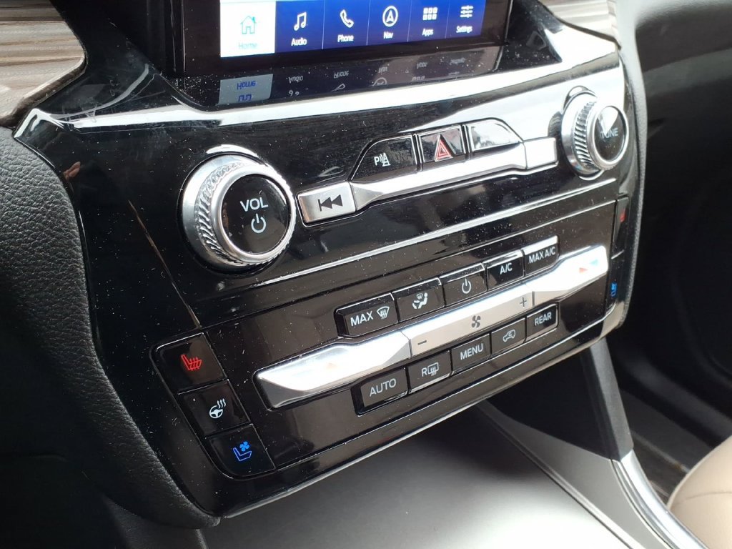 Used 2023 Ford Explorer Limited w/ Limited Technology Package AWD/4WD image 26