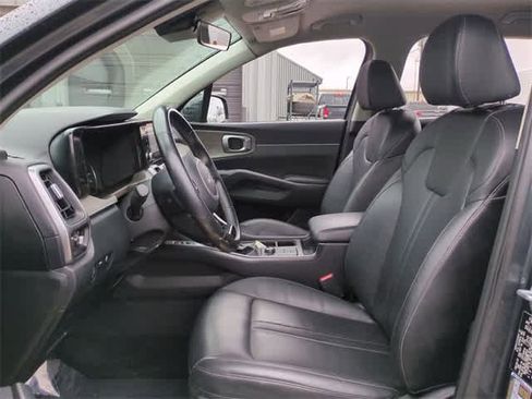Used 2022 Kia Sorento S image 17