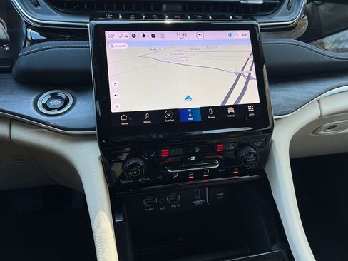 Used 2022 Jeep Grand Cherokee L Limited image 25