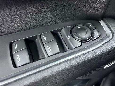 Used 2024 GMC Sierra 1500 Elevation w/ Preferred Package image 5