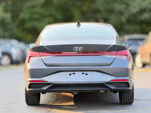 Used 2023 Hyundai Elantra SEL w/ Convenience Package FWD image 6
