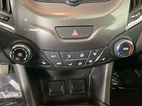 Used 2018 Chevrolet Cruze LT w/ Convenience Package image 22