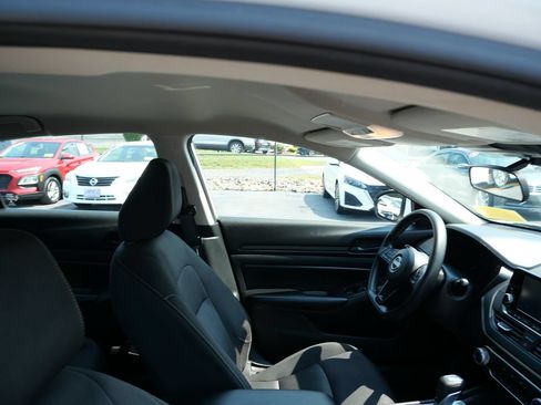 Used 2023 Nissan Altima 2.5 S FWD image 27
