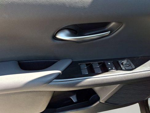 Used 2024 Lexus UX 250h AWD w/ Premium Package image 14