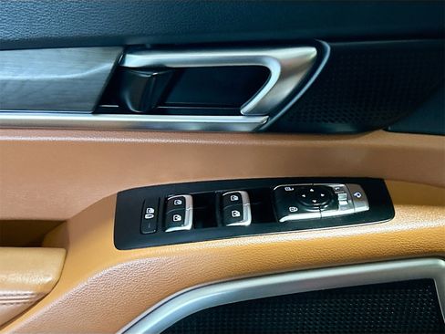 Used 2023 Kia Telluride EX X-Line image 18