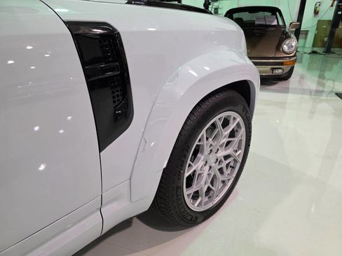 Used 2024 Land Rover Defender 110 V8 image 62