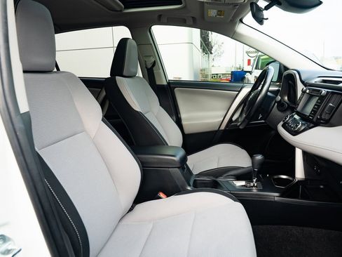 Used 2018 Toyota RAV4 XLE image 23