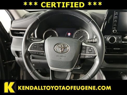 Certified 2022 Toyota Highlander XLE image 10