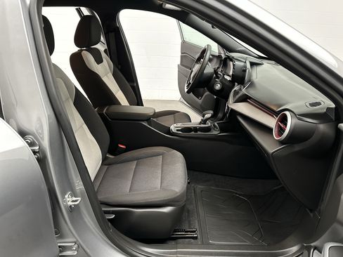 Used 2024 Chevrolet Trax RS w/ Driver Confidence Package FWD image 19