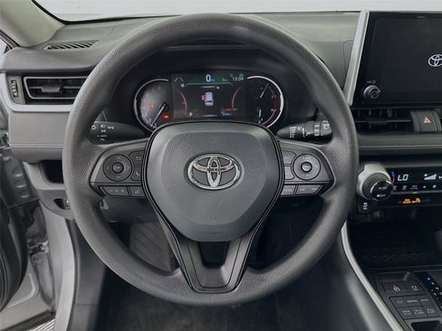 Certified 2025 Toyota RAV4 XLE AWD/4WD image 17