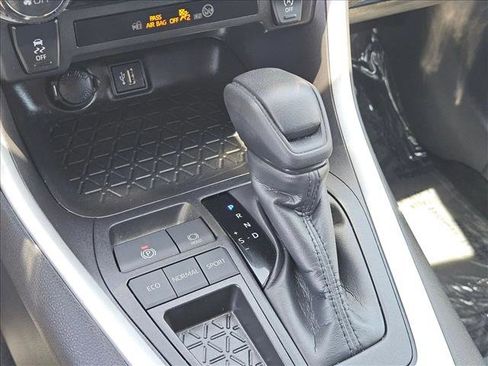 Used 2025 Toyota RAV4 XLE FWD image 16