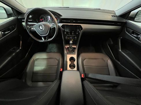 Certified 2020 Volkswagen Passat 2.0T SE w/ Sunroof Package FWD image 14