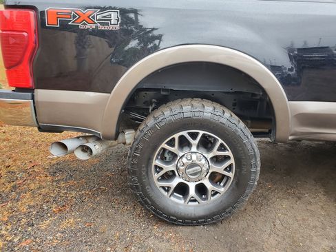 Used 2020 Ford F250 Lariat w/ Lariat Ultimate Package image 12