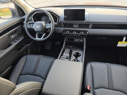 New 2025 Honda Pilot Touring image 26