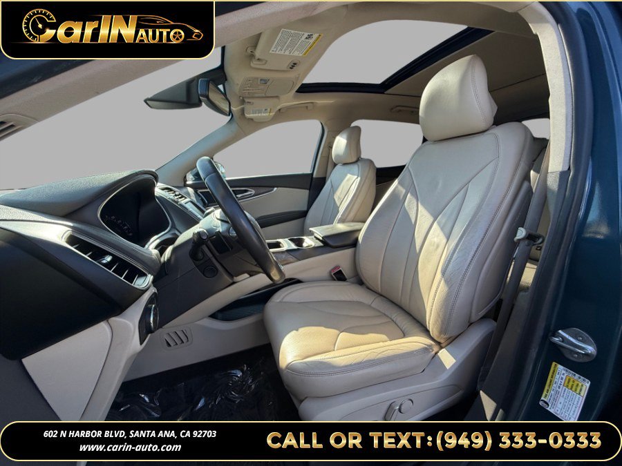 Used 2016 Lincoln MKX Reserve w/ Technology Package FWD image 11