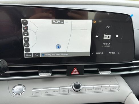 New 2026 Hyundai Elantra Limited FWD image 11