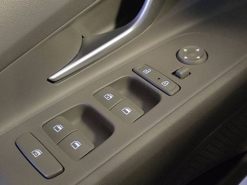 Used 2023 Hyundai Elantra SEL image 27