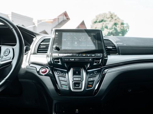 Used 2018 Honda Odyssey Elite image 24