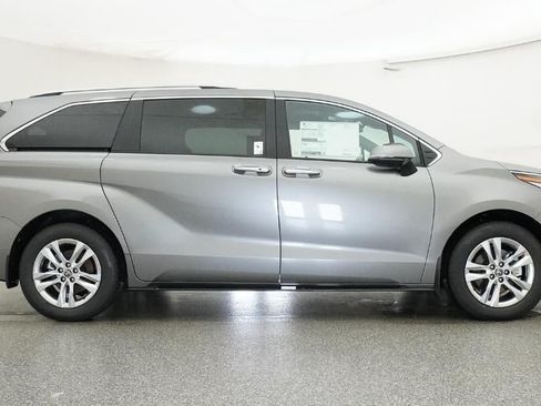 New 2026 Toyota Sienna Limited FWD image 27