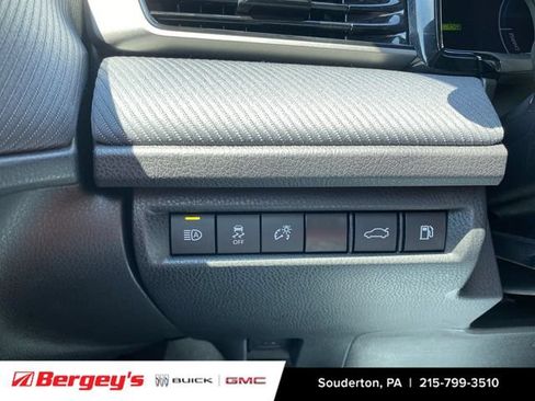 Used 2025 Toyota Camry SE w/ Convenience Package FWD image 21