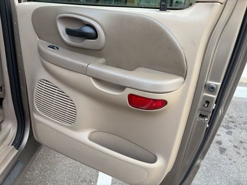 Used 2003 Ford F150 2WD SuperCrew image 16