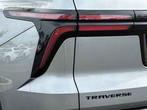 New 2026 Chevrolet Traverse LT w/ Midnight/Sport Edition image 28