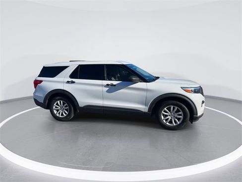 Certified 2021 Ford Explorer 2WD w/ Class III Trailer Tow Package image 8