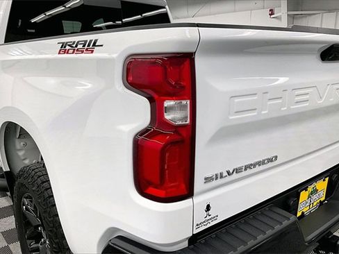 Used 2024 Chevrolet Silverado 1500 LT Trail Boss w/ Convenience Package II image 34