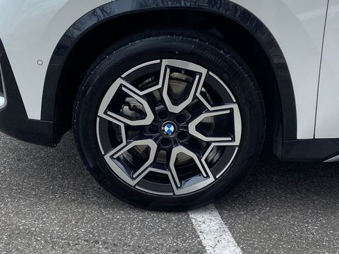 Certified 2025 BMW X1 xDrive28i w/ Premium Package image 8