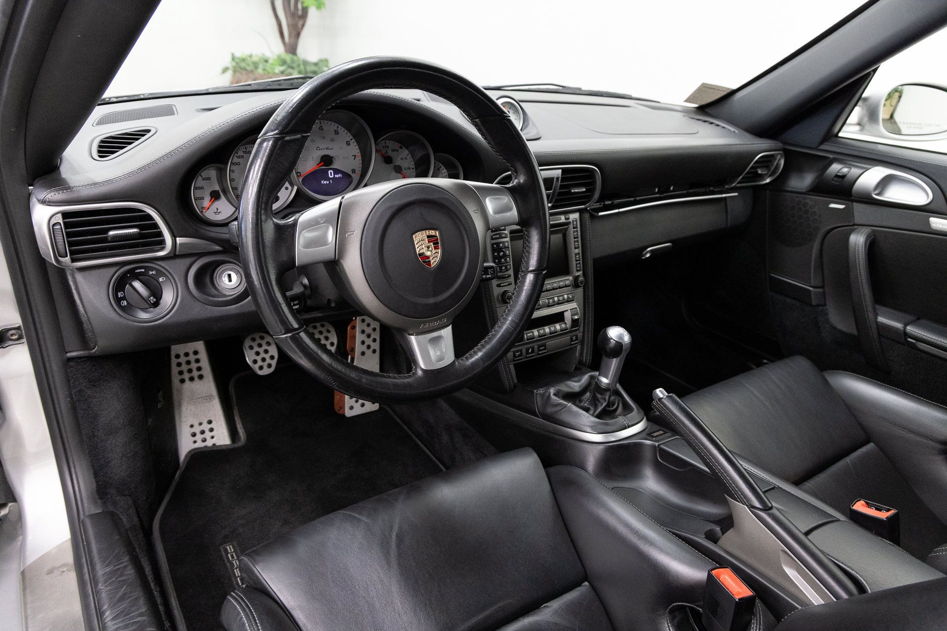 Used 2008 Porsche 911 Turbo AWD/4WD image 5