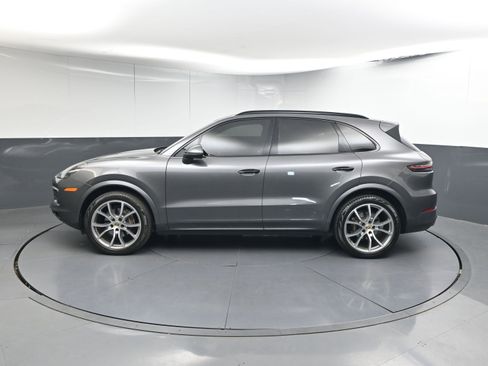 Certified 2019 Porsche Cayenne image 2