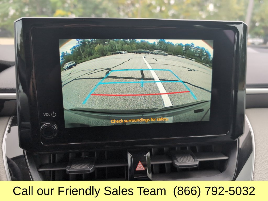 Used 2025 Toyota Corolla LE FWD image 20