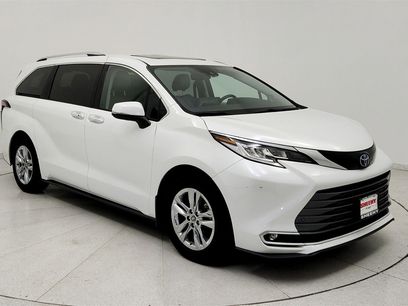 Certified 2022 Toyota Sienna Limited